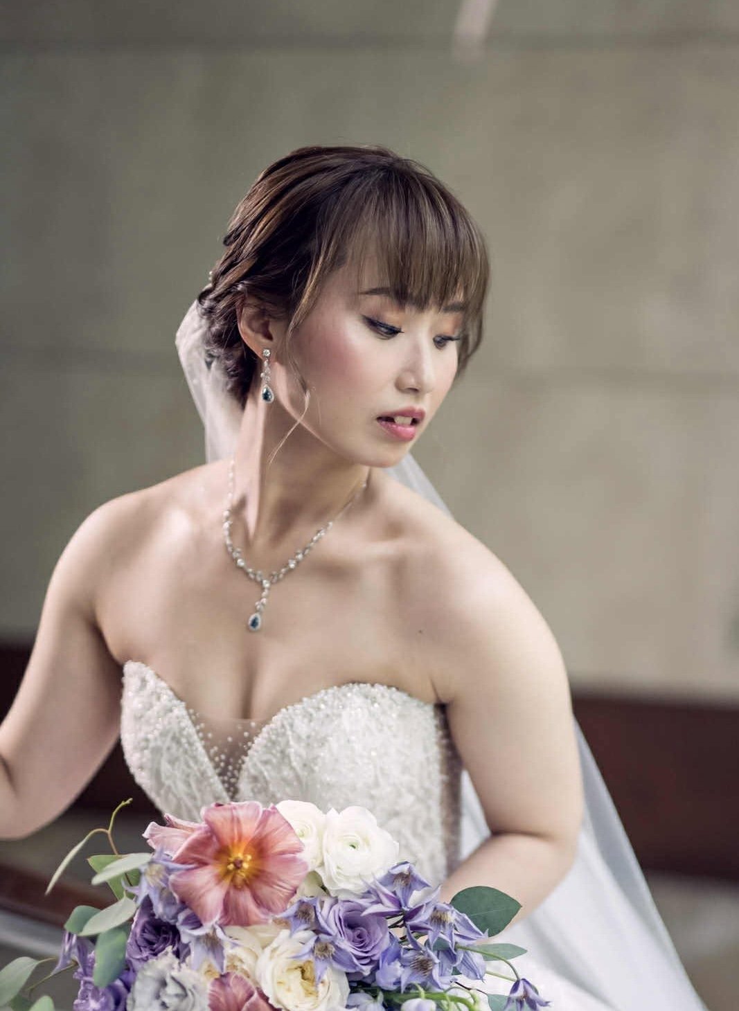 Bridal makeup look for an evening reception.